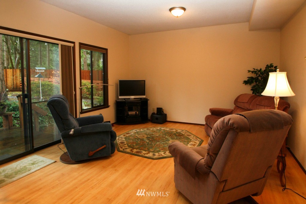 14104 150th Place Southeast Renton, WA 98059 - Photo 11 of 15 Gallery Image 11