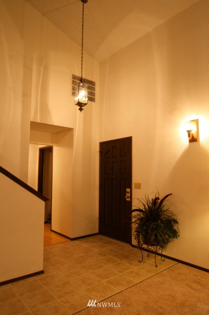 14104 150th Place Southeast Renton, WA 98059 - Photo 4 of 15 Gallery Image 4
