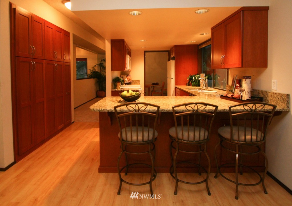14104 150th Place Southeast Renton, WA 98059 - Photo 8 of 15 Gallery Image 8