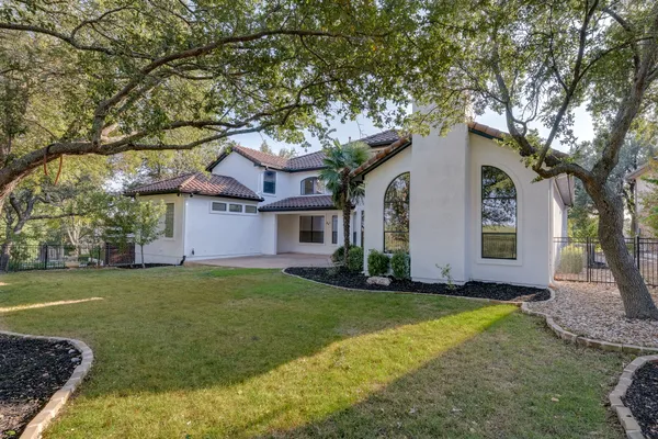 $1,499,994 | 11516 Eagles Glen Drive, Austin, TX 78732