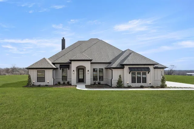 $747,900 | 115 Blackstar Lane, Decatur, TX 76234