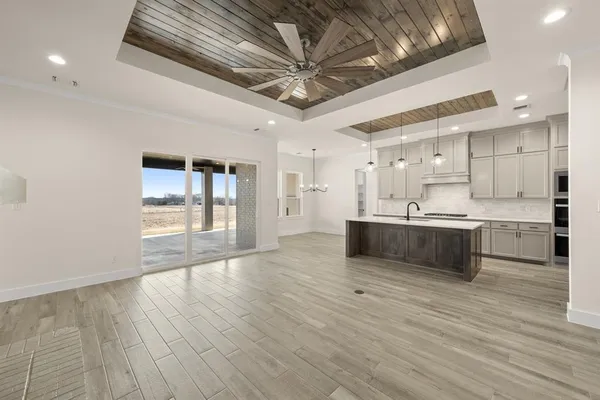 $727,900 | 115 Blackstar Lane, Decatur, TX 76234