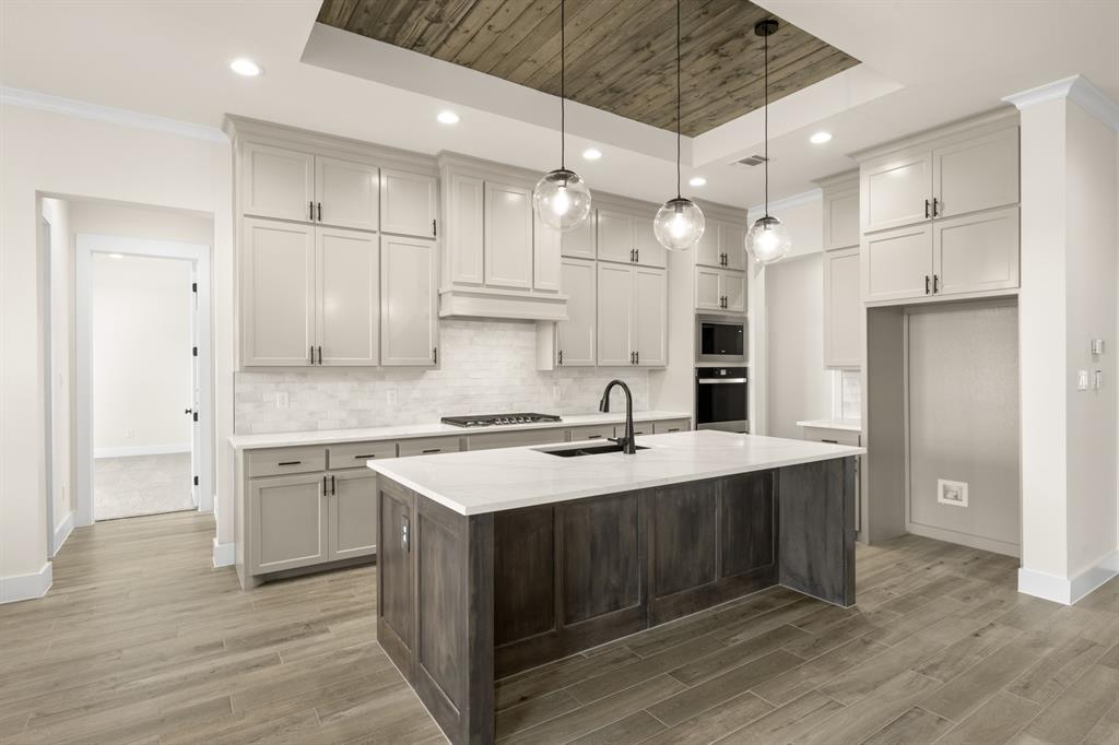 115 Blackstar Lane Decatur, TX 76234 - Photo 13 of 29 115 Blackstar- Kitchen-2