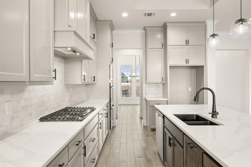 115 Blackstar Lane Decatur, TX 76234 - Photo 14 of 29 115 Blackstar- Kitchen-3