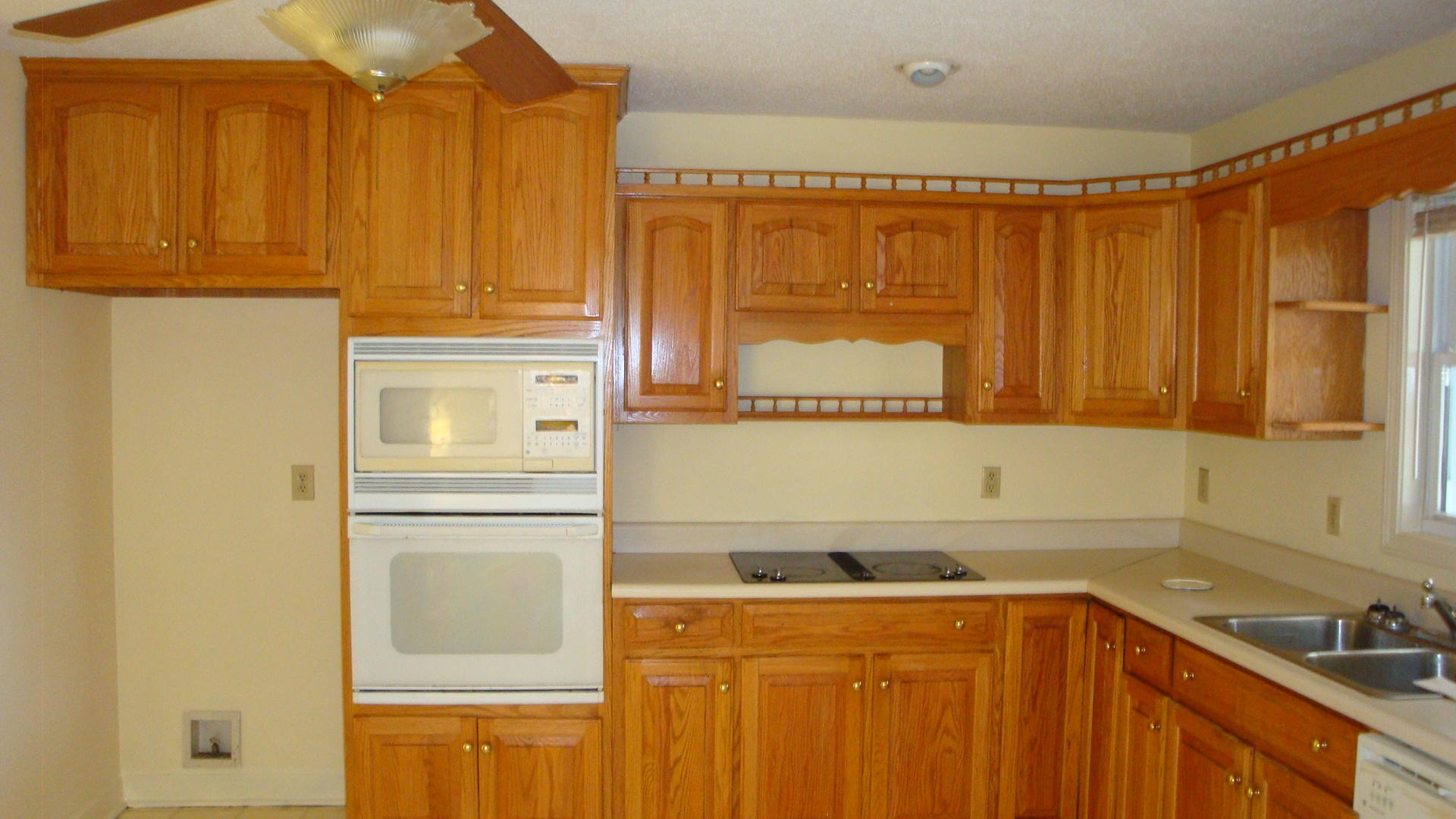 145 Back Street Rockingham, NC 28379 - Photo 4 of 11 kitchen