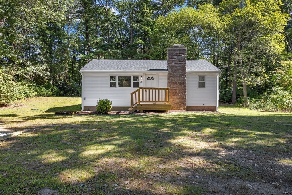 47 Chestnut Road Halifax, MA 02338 - Photo 1 of 23 Gallery Image 1