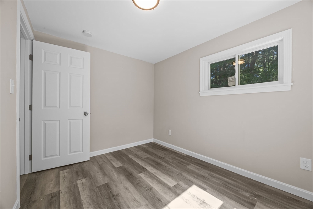 47 Chestnut Road Halifax, MA 02338 - Photo 5 of 23 Gallery Image 5