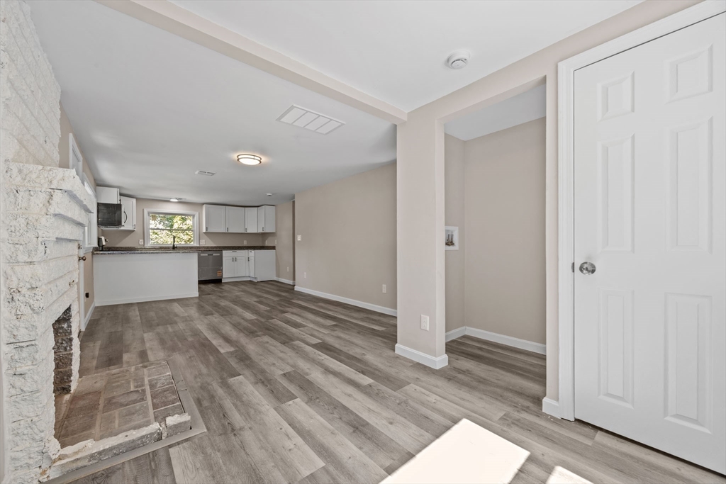 47 Chestnut Road Halifax, MA 02338 - Photo 6 of 23 Gallery Image 6