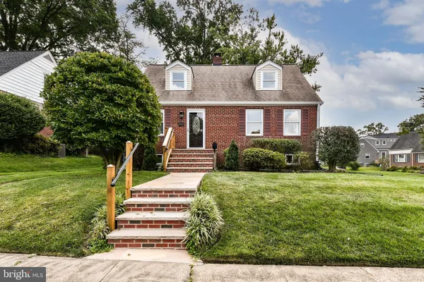 $4,800 | 5021 24th Street North, Arlington, VA 22207