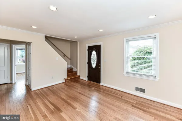 $4,800 | 5021 24th Street North, Arlington, VA 22207