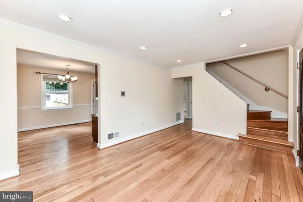 $4,800 | 5021 24th Street North, Arlington, VA 22207