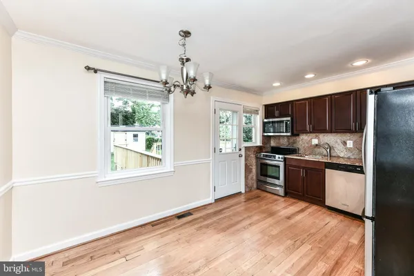 $4,800 | 5021 24th Street North, Arlington, VA 22207