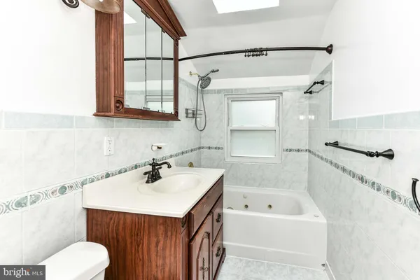 $4,800 | 5021 24th Street North, Arlington, VA 22207