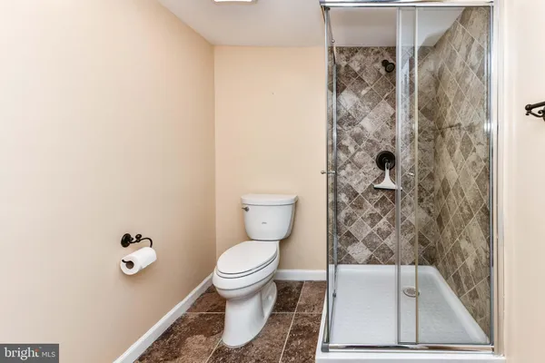 $4,800 | 5021 24th Street North, Arlington, VA 22207