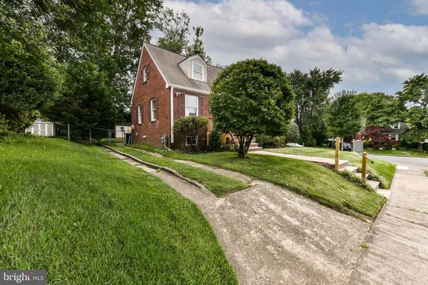 $4,800 | 5021 24th Street North, Arlington, VA 22207