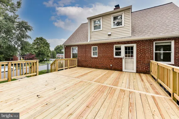 $4,800 | 5021 24th Street North, Arlington, VA 22207