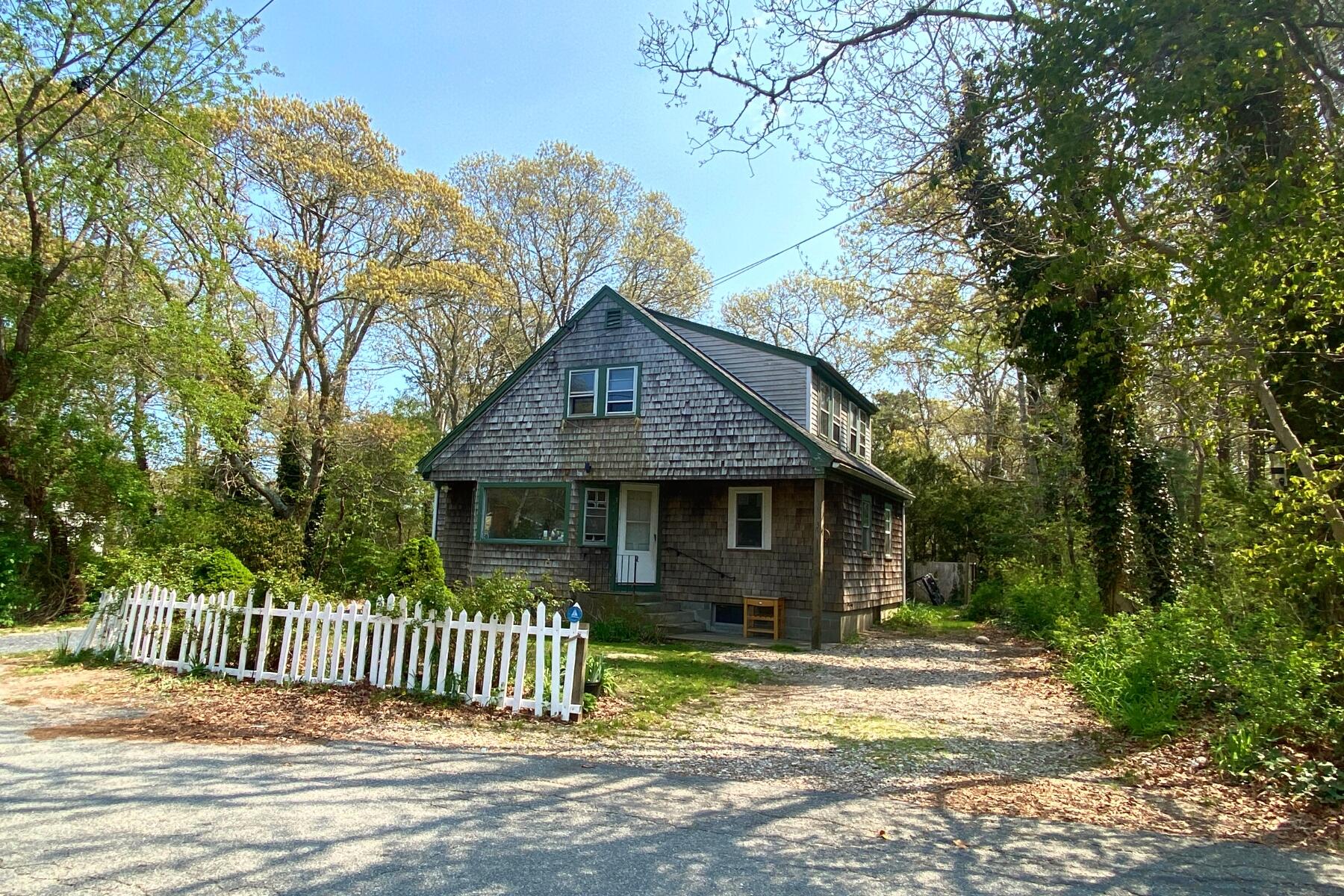 15 Phillips Road Hyannis, MA 02601 - Photo 8 of 11 2