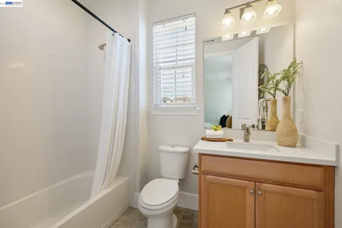 $2,599,000 | 5 Stirling Way, Hayward, CA 94542