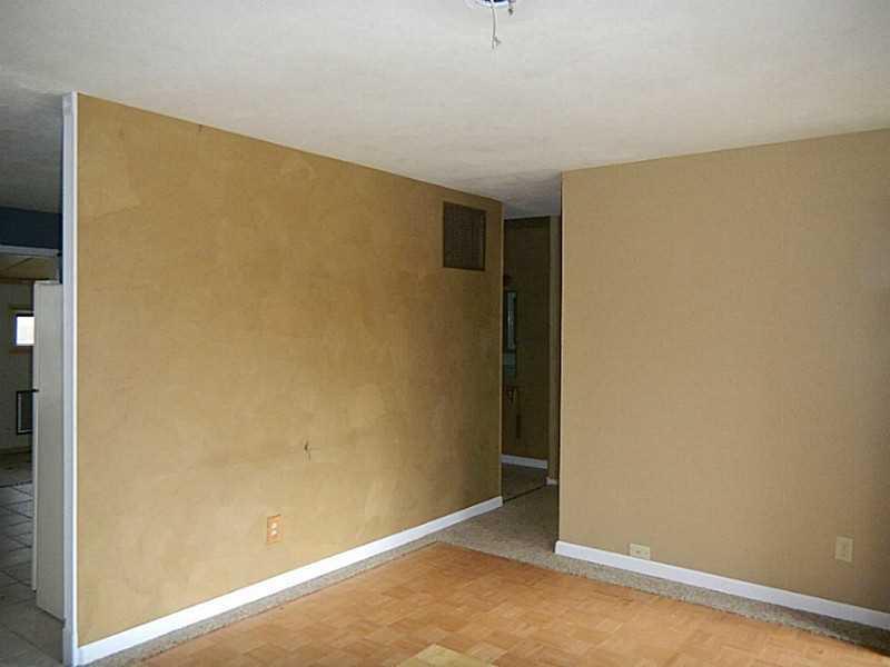 2106 Pond Drive Springfield, OH 45505 - Photo 5 of 14 Gallery Image 5