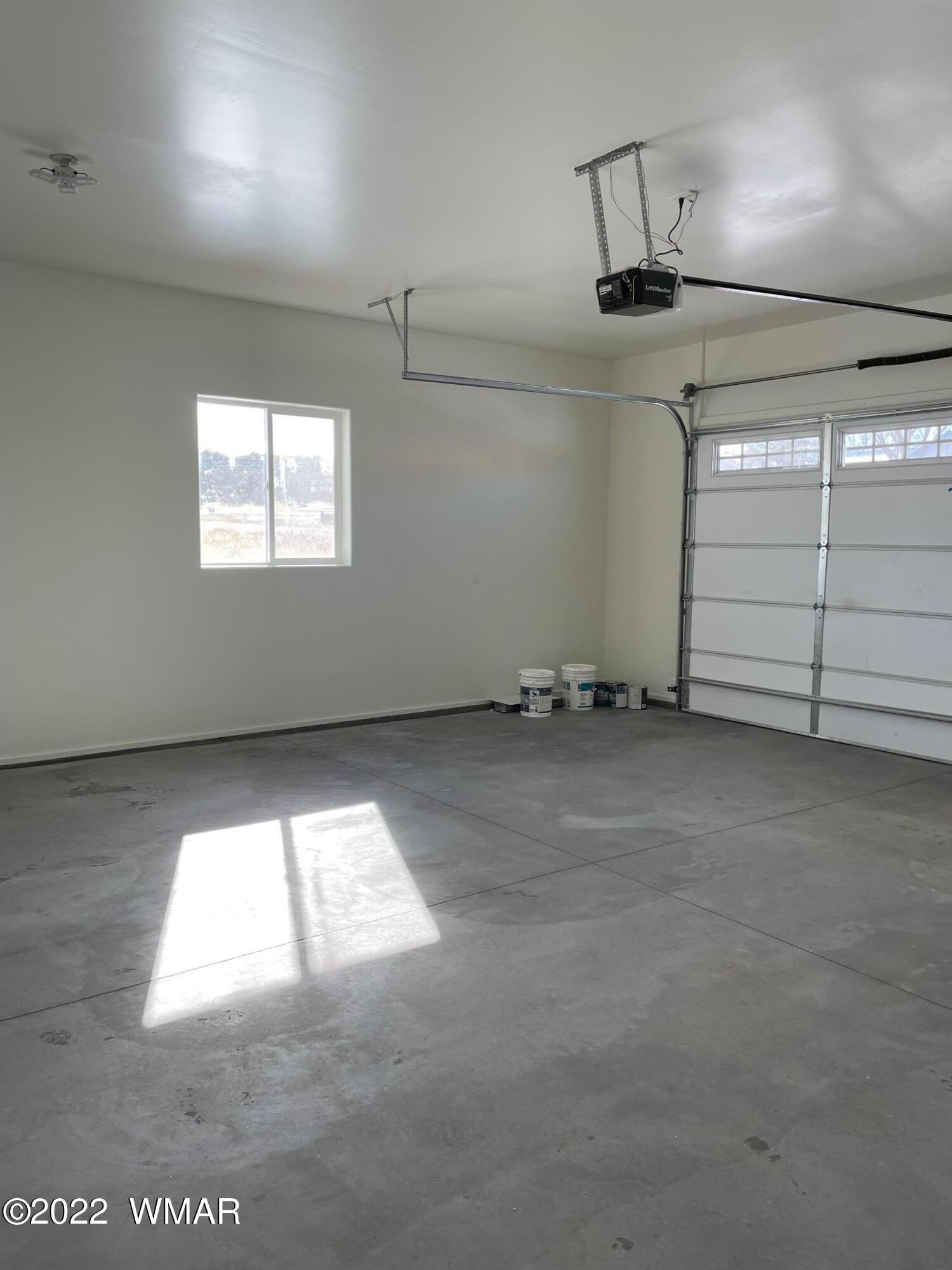 442 Susie Lane Springerville, AZ 85938 - Photo 36 of 46 an empty room with windows
