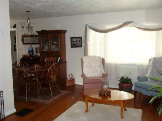 2987 Wicklow Road Columbus, OH 43204 - Photo 3 of 13 Gallery Image 3