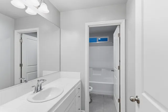 $399,000 | 859 Lassen Lane West, Madera, CA 93636