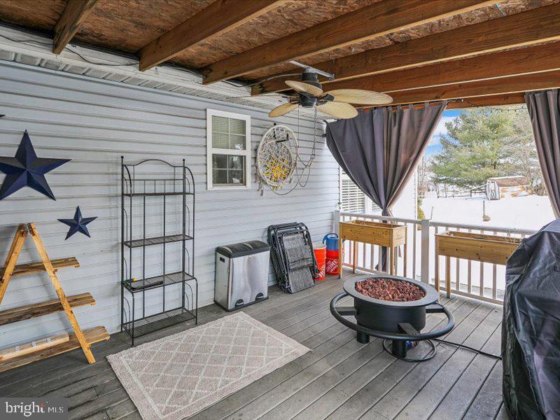 33 Musket Court Taneytown, MD 21787 - Photo 25 of 40 Covered deck