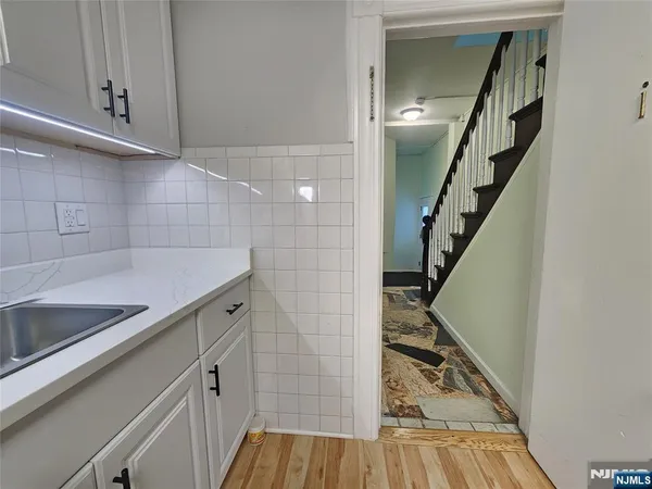 $1,700 | 261 Clifton Avenue, Unit 1, Clifton, NJ 07011