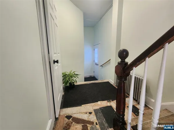 $1,700 | 261 Clifton Avenue, Unit 1, Clifton, NJ 07011
