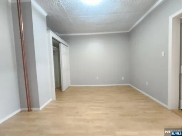 $1,700 | 261 Clifton Avenue, Unit 1, Clifton, NJ 07011