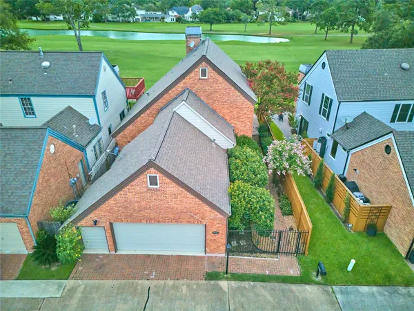 $377,800 | 7631 Ameswood Road, Houston, TX 77095