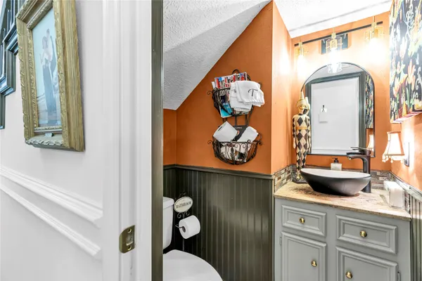 $377,800 | 7631 Ameswood Road, Houston, TX 77095