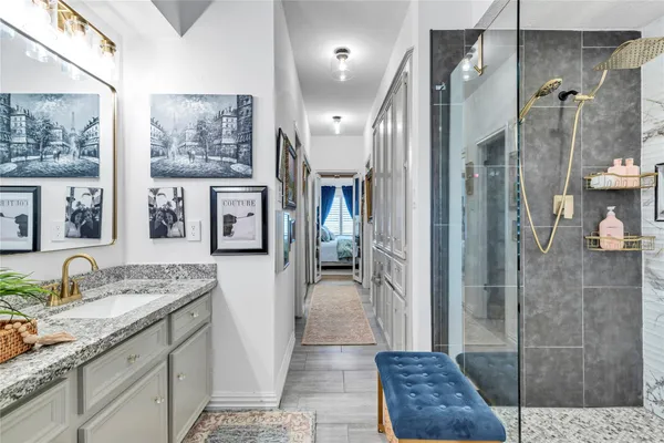 $377,800 | 7631 Ameswood Road, Houston, TX 77095