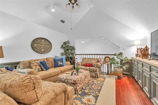 $377,800 | 7631 Ameswood Road, Houston, TX 77095