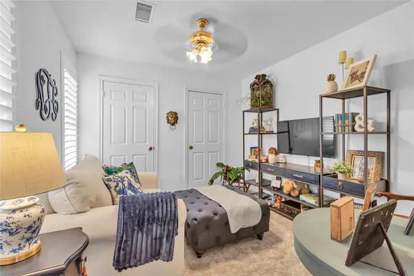 $377,800 | 7631 Ameswood Road, Houston, TX 77095