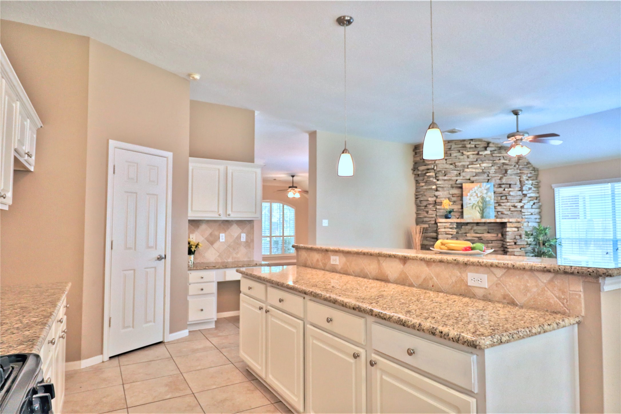 4530 Springfield Lakes Street Sugar Land, TX 77479 - Photo 7 of 32