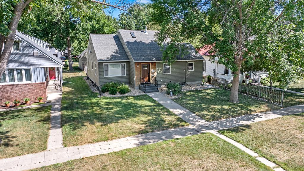 404 Walnut Street Marshall, MN 56258 - Photo 3 of 71 Gallery Image 3