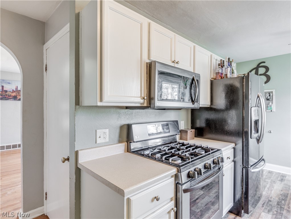 2700 Midvale Road Northwest Canton, OH 44708 - Photo 12 of 24 The stove is only 3 years old and all appliances are stainless steel/black. All appliances are included.