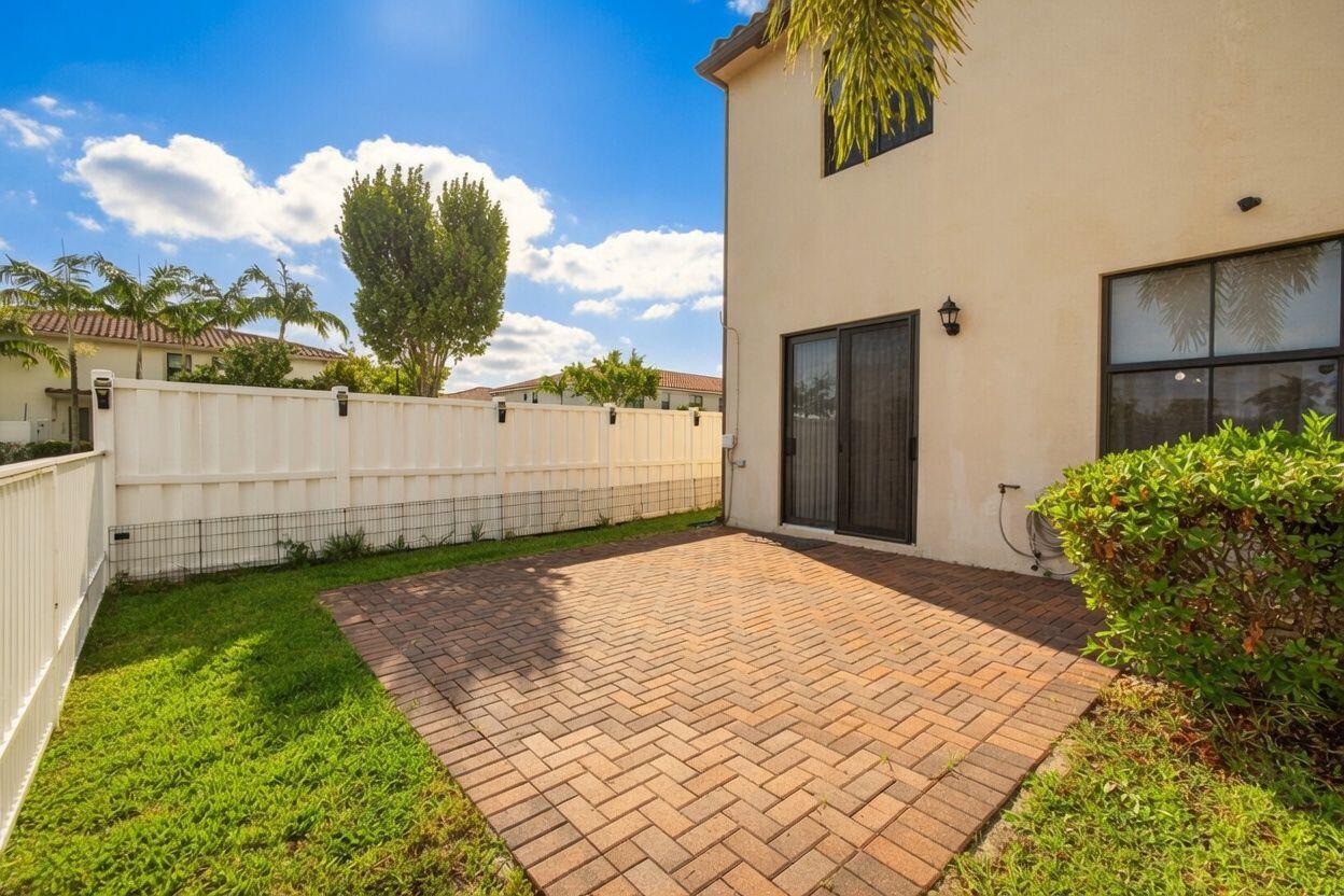 3002 Butternut Lane Riviera Beach, FL 33410 - Photo 4 of 45 7-web-or-mls-L15cf