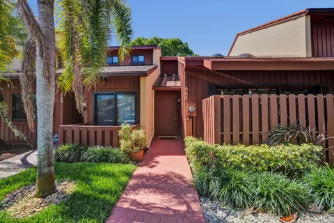 $360,000 | 456 Southeast 14th Street, Dania Beach, FL 33004