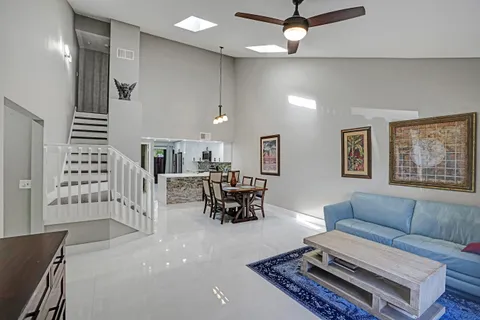 $360,000 | 456 Southeast 14th Street, Dania Beach, FL 33004