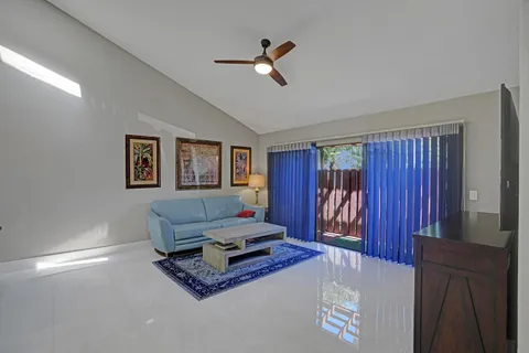 $360,000 | 456 Southeast 14th Street, Dania Beach, FL 33004