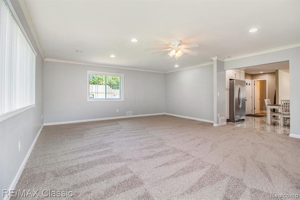 558 Ridge Road Walled Lake, MI 48390 - Photo 15 of 27