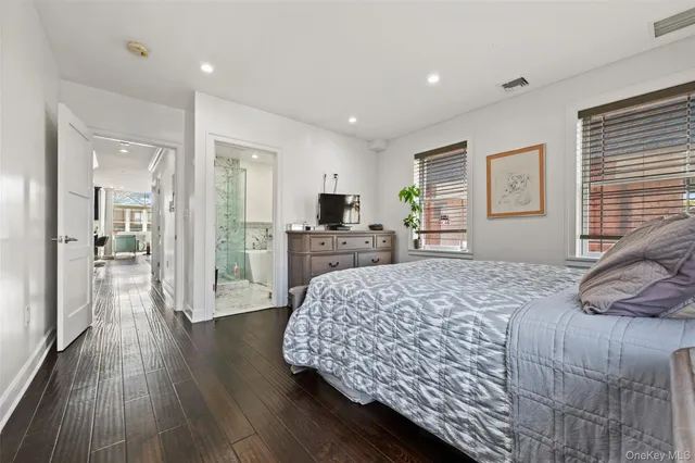 $6,200 | 2063 Narragansett Avenue, Unit 2 | Pelham Parkway