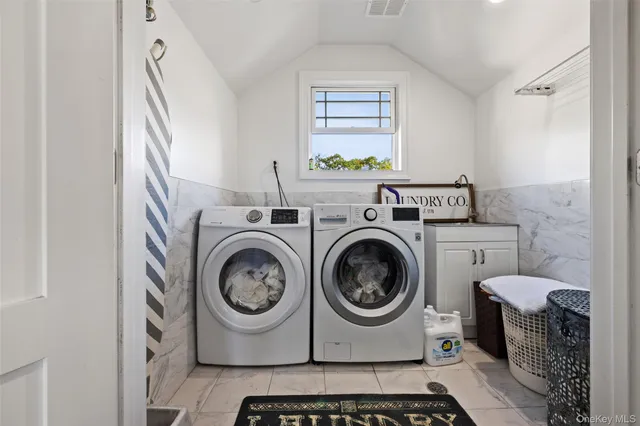 $6,200 | 2063 Narragansett Avenue, Unit 2 | Pelham Parkway