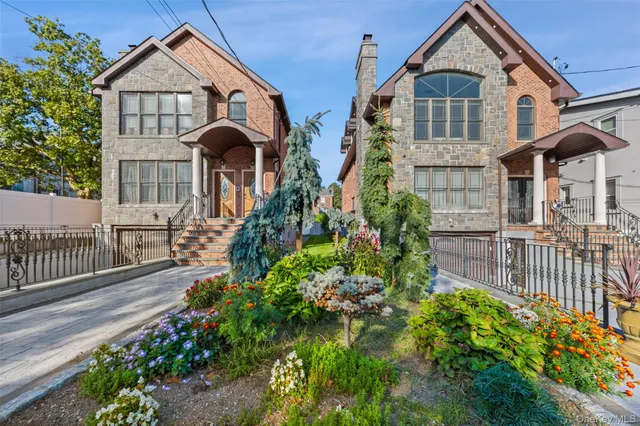 $6,200 | 2063 Narragansett Avenue, Unit 2 | Pelham Parkway