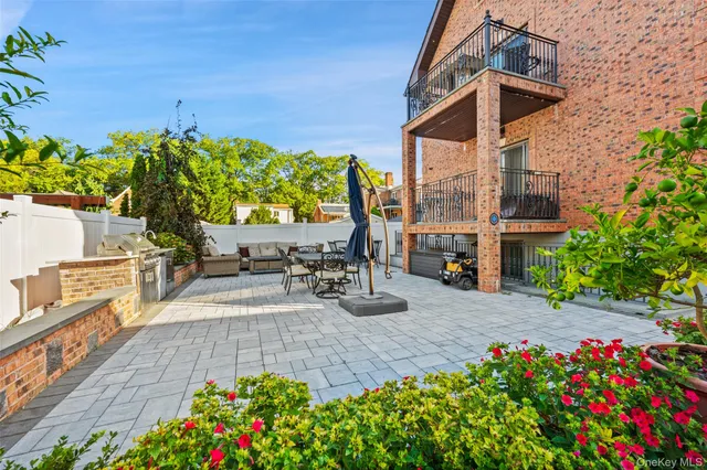 $6,200 | 2063 Narragansett Avenue, Unit 2 | Pelham Parkway