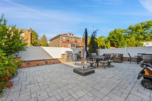 $6,200 | 2063 Narragansett Avenue, Unit 2 | Pelham Parkway