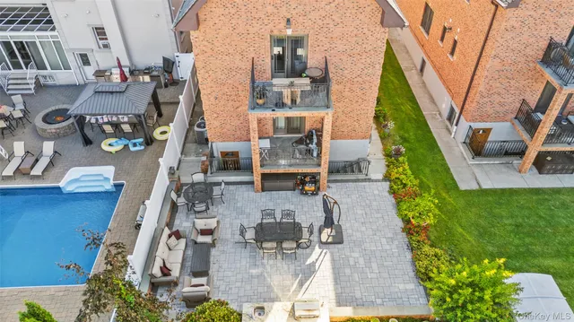 $6,200 | 2063 Narragansett Avenue, Unit 2 | Pelham Parkway