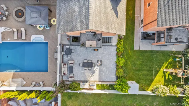 $6,200 | 2063 Narragansett Avenue, Unit 2 | Pelham Parkway